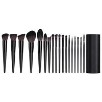 Technique PRO Raven Makeupborstset - 18 makeupborstar
